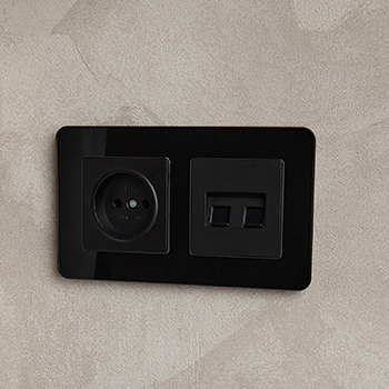 электроустановочные изделия IEK серии Brite - пример установки