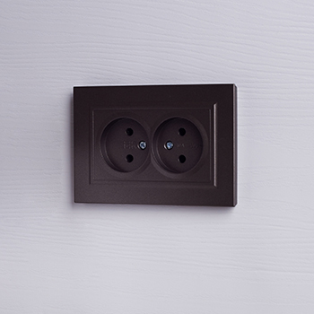 электроустановочные изделия IEK Brite - пример установки