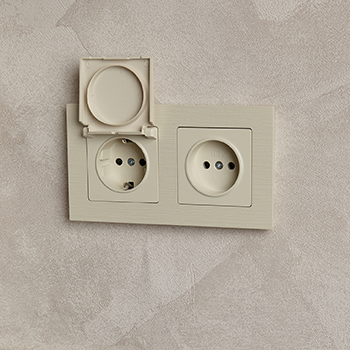 электроустановочные изделия IEK серии Brite - пример установки