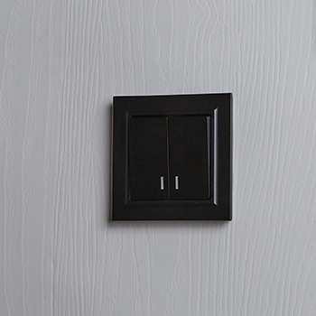 рамка 1-постовая IEK РУ-1-БрЧ Brite - пример установки