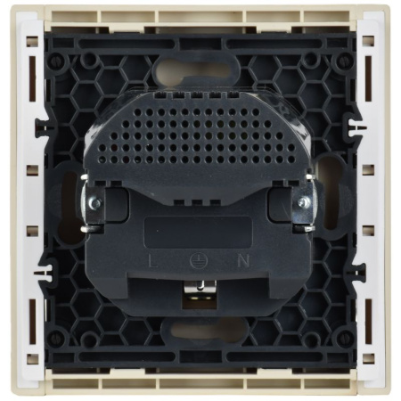 купить Фортепиано ваниль розетка скрытая 1-мест заземление шторки USB IP20  в Ухте Фортепиано ваниль розетка скрытая 1-мест заземление шторки USB IP20