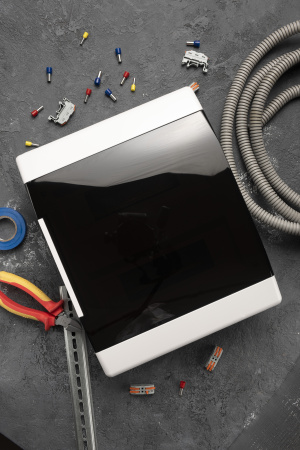 Бокс 24мод встраиваемый белый черная прозрачная дверь IP41 SlimBox EKF