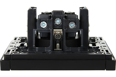 купить Фортепиано черный механизм розетки скрытая 1-мест заземление шторки IP20  в Ухте Фортепиано черный механизм розетки скрытая 1-мест заземление шторки IP20